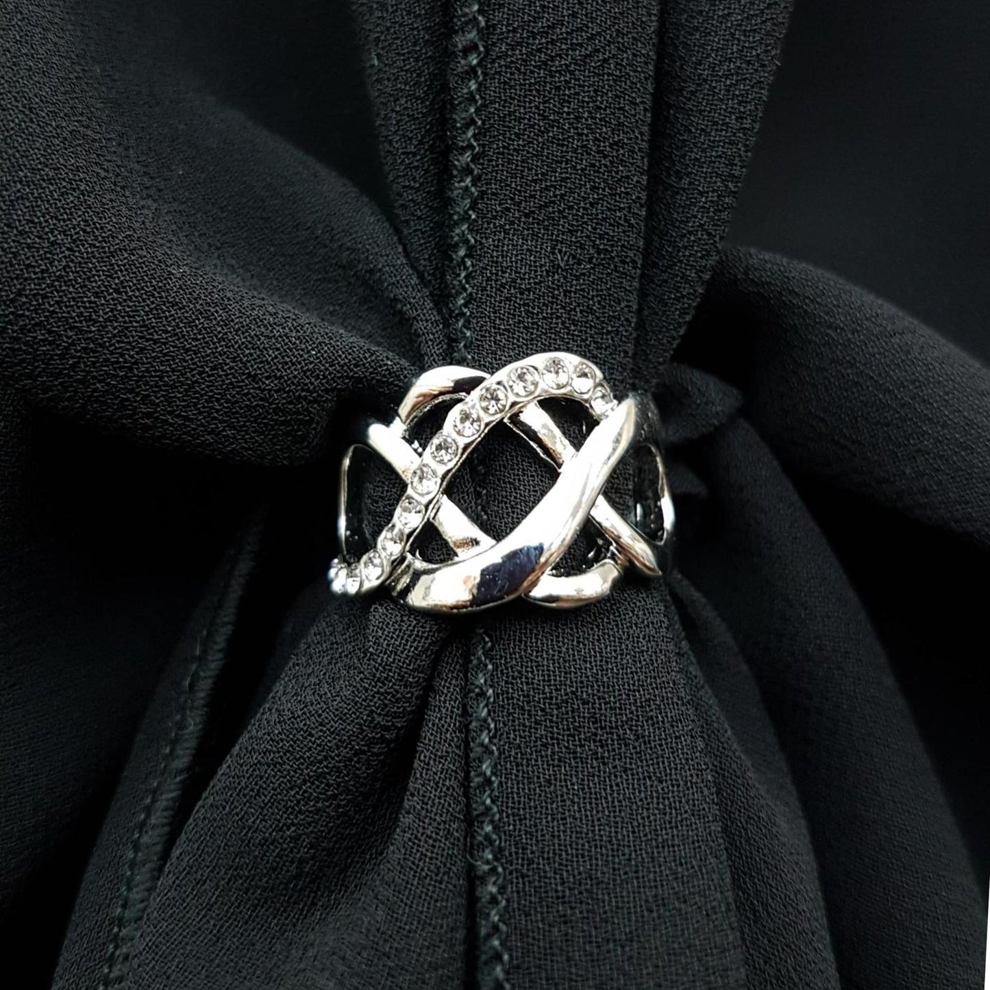 The U Wrap with Diamonte Scarf Ring Set (Black)